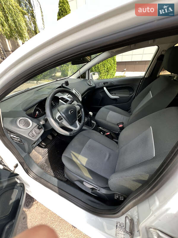 Хэтчбек Ford Fiesta 2012 в Днепре