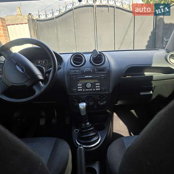 Хэтчбек Ford Fiesta 2006 в Кропивницком