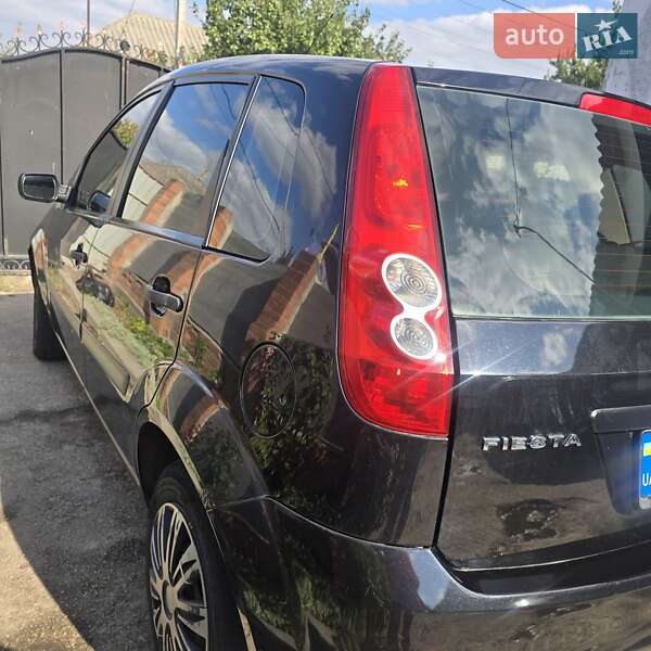 Хэтчбек Ford Fiesta 2006 в Кропивницком