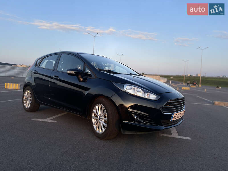 Хэтчбек Ford Fiesta 2014 в Львове