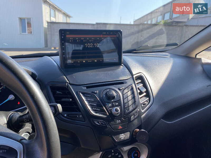 Седан Ford Fiesta 2013 в Николаеве