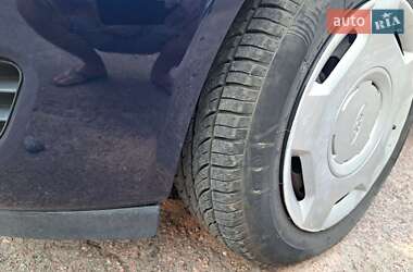 Хэтчбек Ford Fiesta 2005 в 