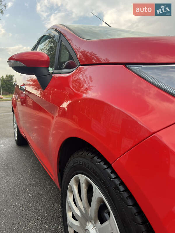 Седан Ford Fiesta 2016 в Киеве фото 4 Седан Ford Fiesta 2016 в Киеве