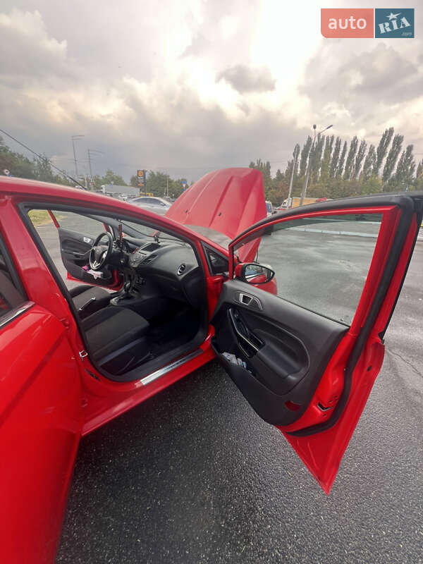 Седан Ford Fiesta 2016 в Киеве фото 22 Седан Ford Fiesta 2016 в Киеве