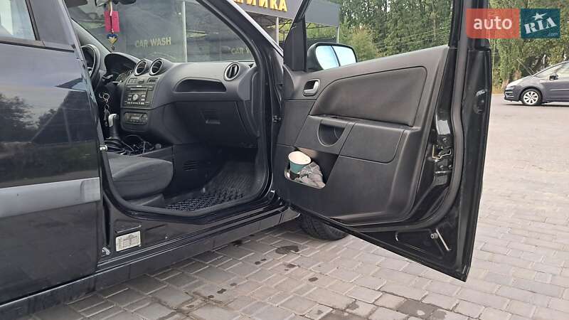 Хэтчбек Ford Fiesta 2005 в Виннице