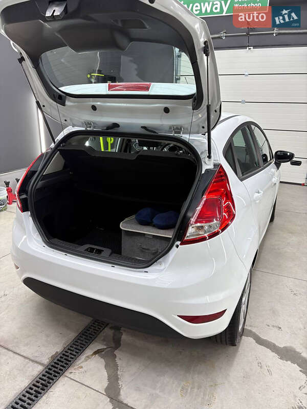 Хэтчбек Ford Fiesta 2014 в Виннице
