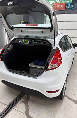 Хэтчбек Ford Fiesta 2014 в 