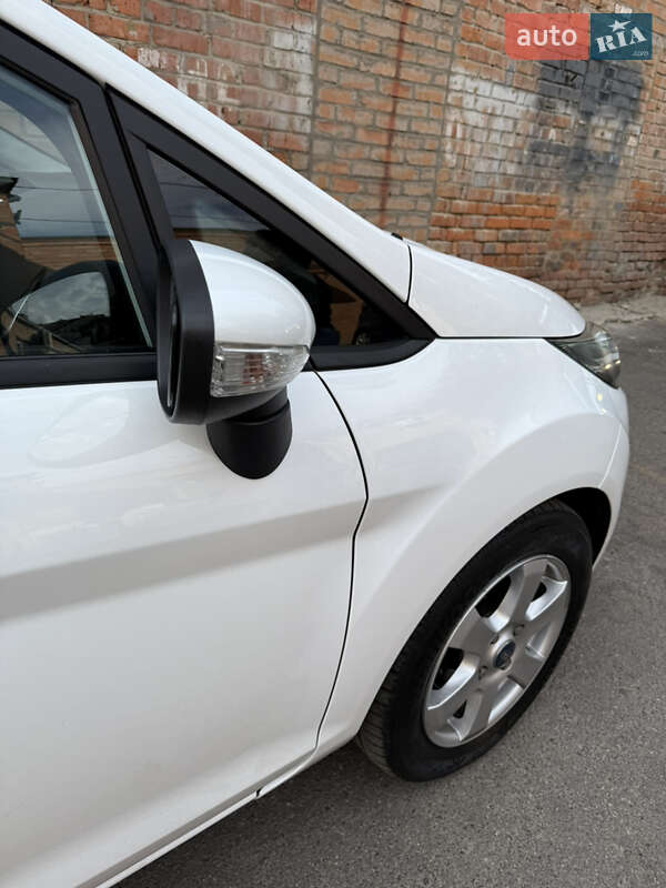 Хэтчбек Ford Fiesta 2014 в Виннице