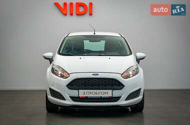 Хэтчбек Ford Fiesta 2016 в 