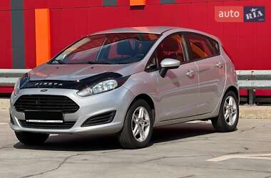 Хэтчбек Ford Fiesta 2017 в 