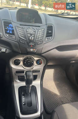 Седан Ford Fiesta 2015 в 