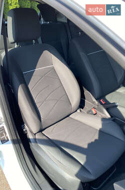 Хэтчбек Ford Fiesta 2013 в 