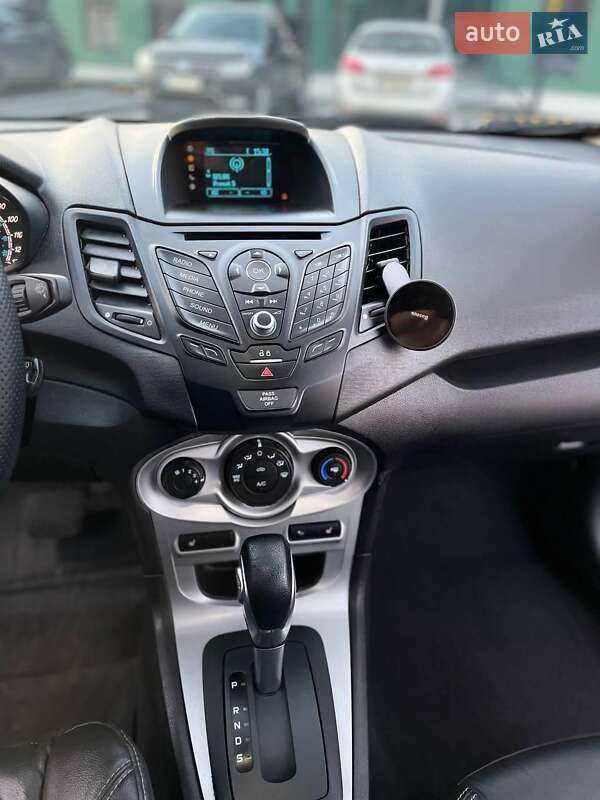 Хетчбек Ford Fiesta 2016 в Хмельницькому