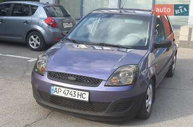 Хэтчбек Ford Fiesta 2006 в 
