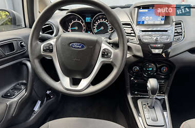 Хэтчбек Ford Fiesta 2017 в 