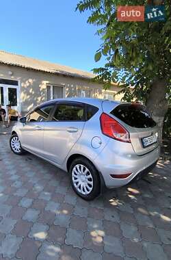 Седан Ford Fiesta 2013 в 