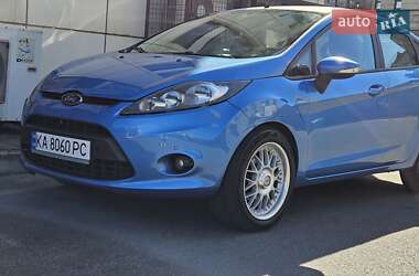 Хэтчбек Ford Fiesta 2011 в 