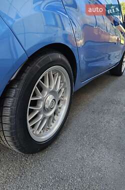 Хэтчбек Ford Fiesta 2011 в 