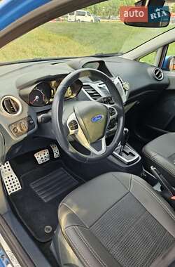 Хэтчбек Ford Fiesta 2011 в 