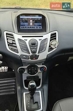 Хэтчбек Ford Fiesta 2011 в 