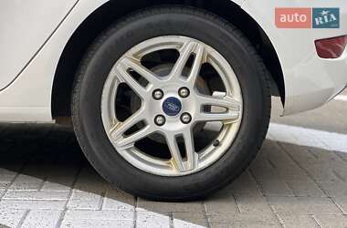 Хэтчбек Ford Fiesta 2017 в 