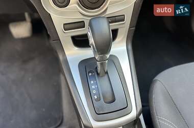 Хэтчбек Ford Fiesta 2017 в 