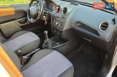 Хэтчбек Ford Fiesta 2008 в 
