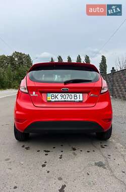 Хетчбек Ford Fiesta 2013 в 