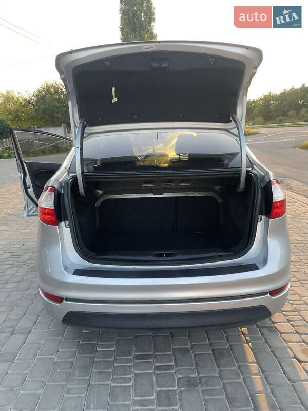 Седан Ford Fiesta 2015 в Житомире фото 11 Седан Ford Fiesta 2015 в Житомире