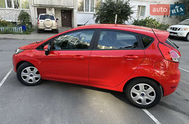 Хетчбек Ford Fiesta 2016 в 