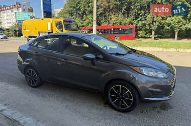 Седан Ford Fiesta 2016 в Чернівцях