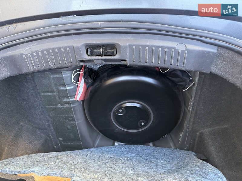 Седан Ford Fiesta 2016 в Чернівцях фото 12 Седан Ford Fiesta 2016 в Чернівцях