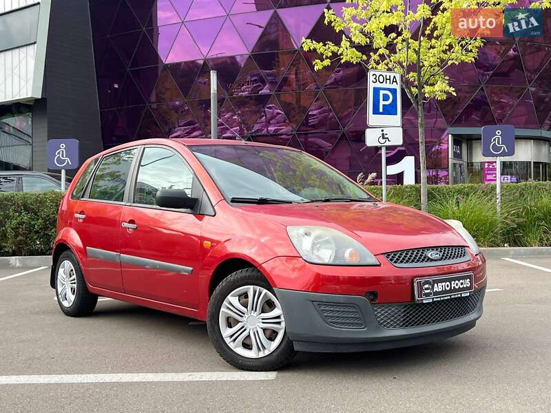 Хэтчбек Ford Fiesta 2007 в 
