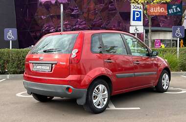 Хэтчбек Ford Fiesta 2007 в 