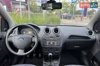 Хэтчбек Ford Fiesta 2007 в 