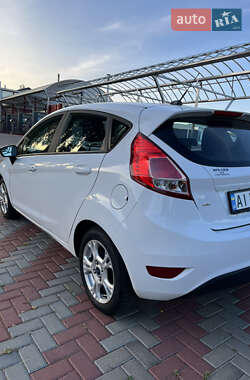 Хэтчбек Ford Fiesta 2015 в 