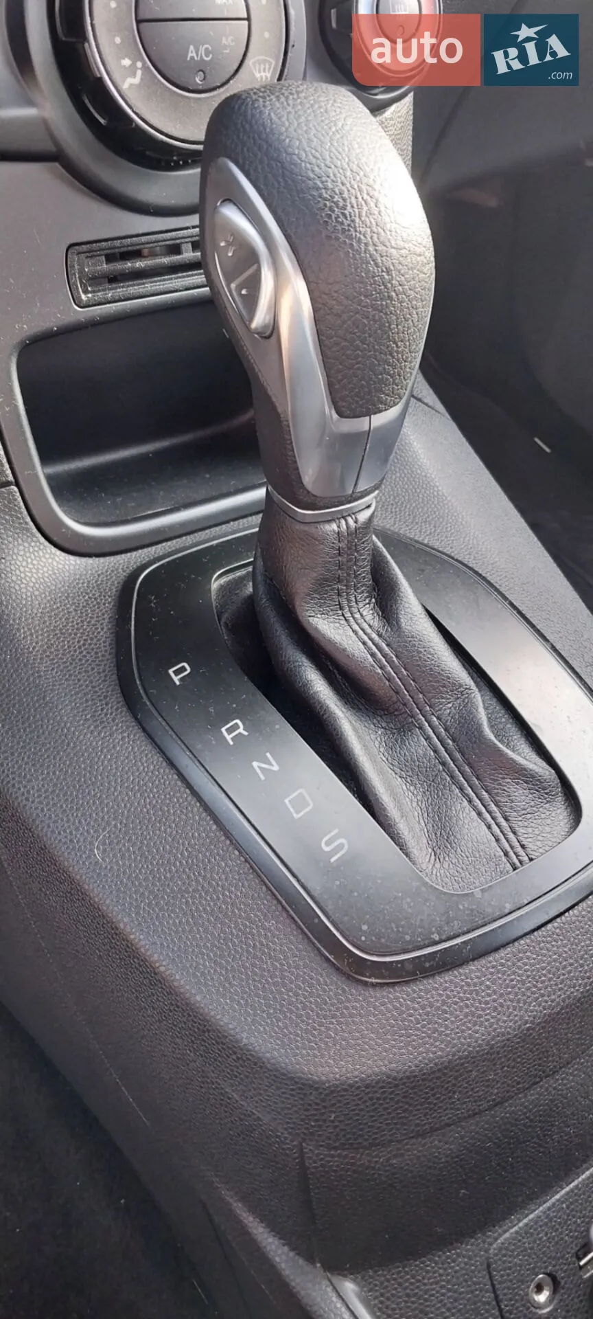 2013 Ford Fiesta - мініатюра 8