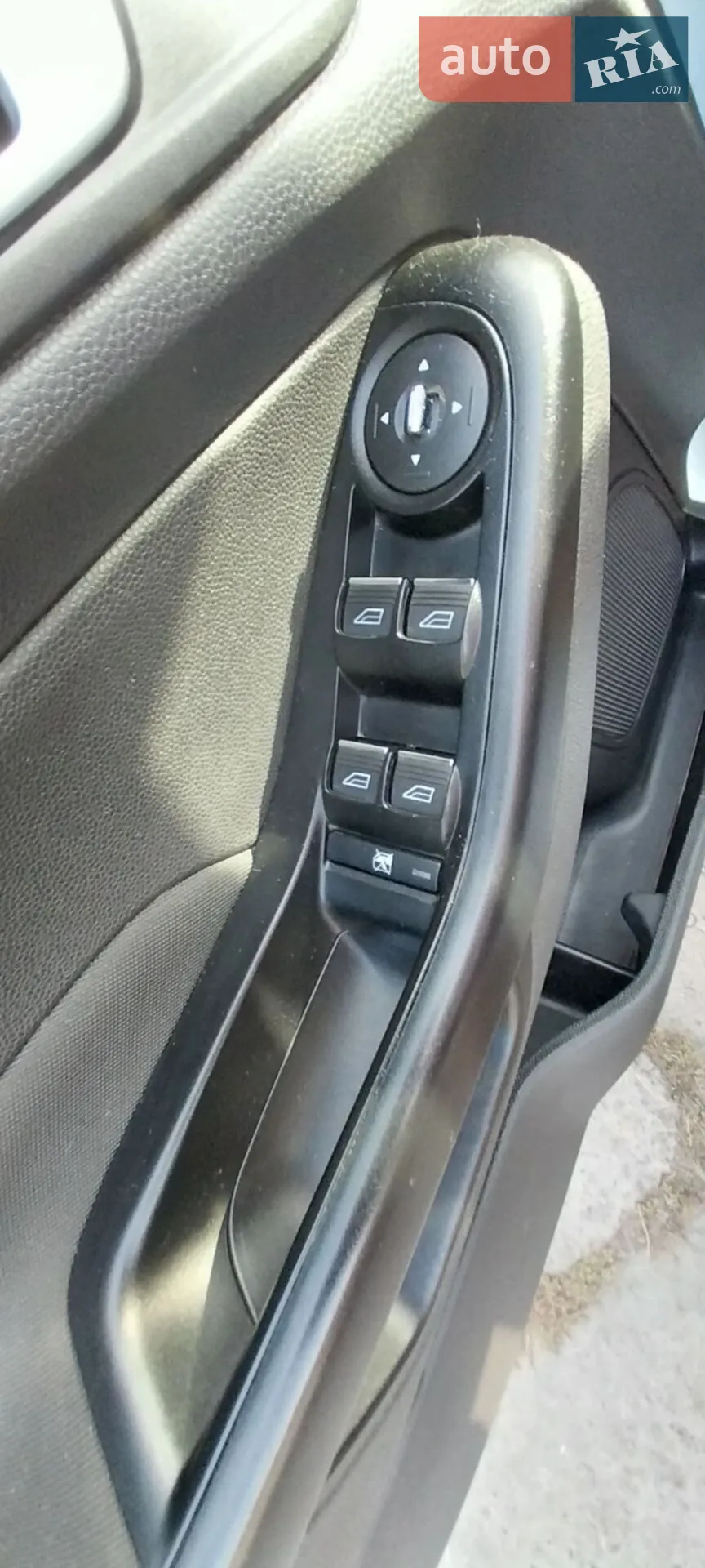 2013 Ford Fiesta - мініатюра 13