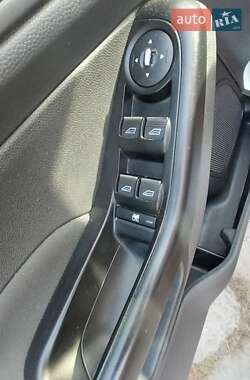 Хэтчбек Ford Fiesta 2013 в 