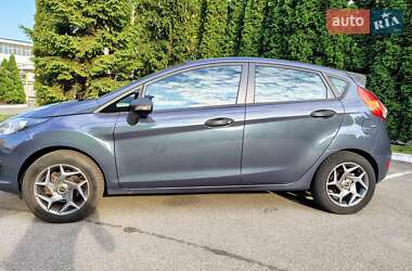 Хетчбек Ford Fiesta 2013 в 