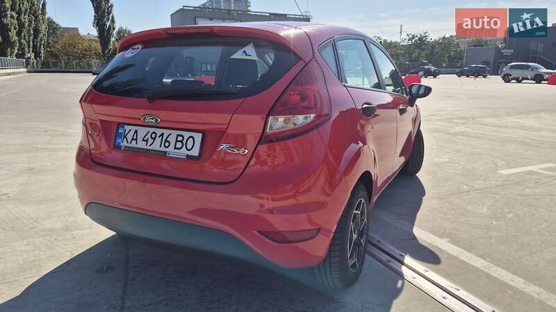 Хэтчбек Ford Fiesta 2010 в Киеве
