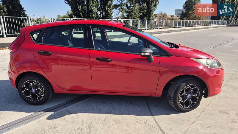 Хэтчбек Ford Fiesta 2010 в Киеве