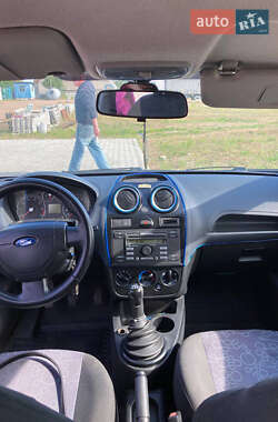 Хетчбек Ford Fiesta 2008 в  фото 9 Хетчбек Ford Fiesta 2008 в