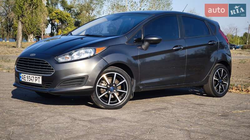 Хэтчбек Ford Fiesta 2019 в 