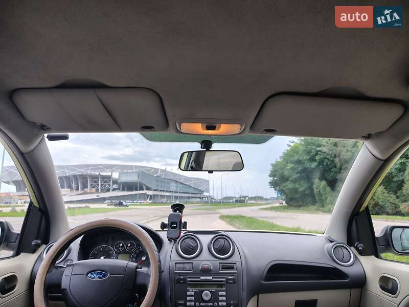 Хэтчбек Ford Fiesta 2007 в Львове