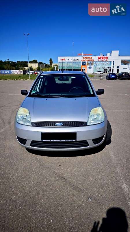 Хэтчбек Ford Fiesta 2004 в Киеве