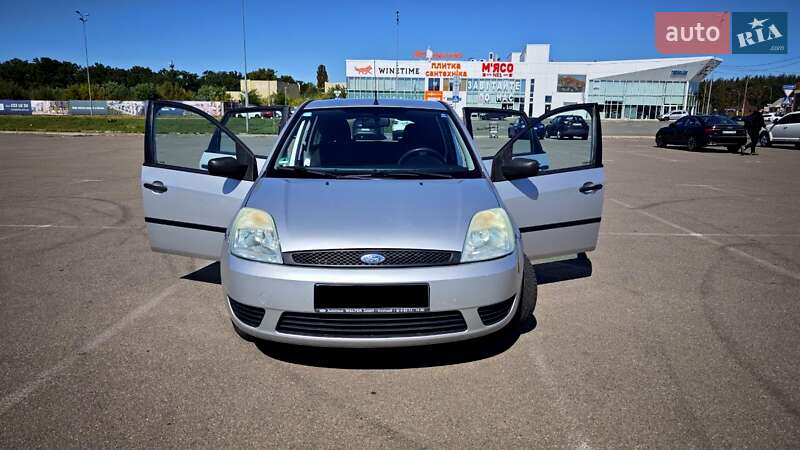 Хэтчбек Ford Fiesta 2004 в Киеве