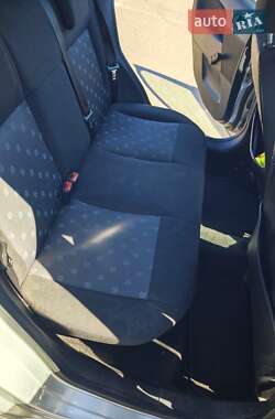 Хэтчбек Ford Fiesta 2004 в Киеве