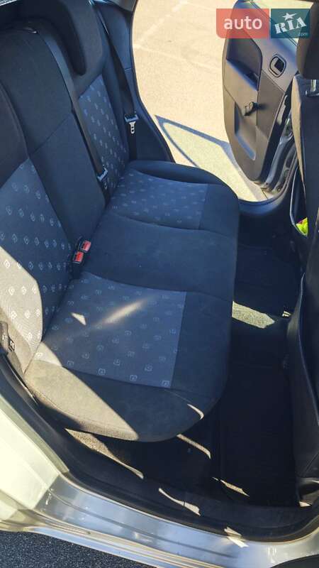 Хэтчбек Ford Fiesta 2004 в Киеве