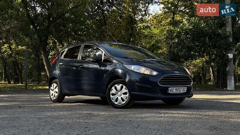 Хэтчбек Ford Fiesta 2013 в 
